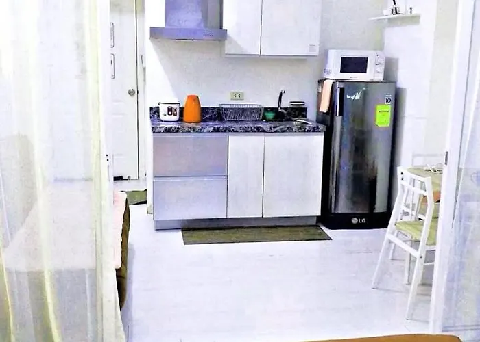 Azure Paris Hilton And 1 Bedroom For 4pax Manila
