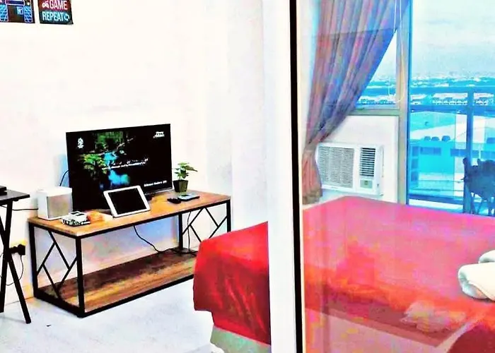 Azure Paris Hilton And 1 Bedroom For 4pax